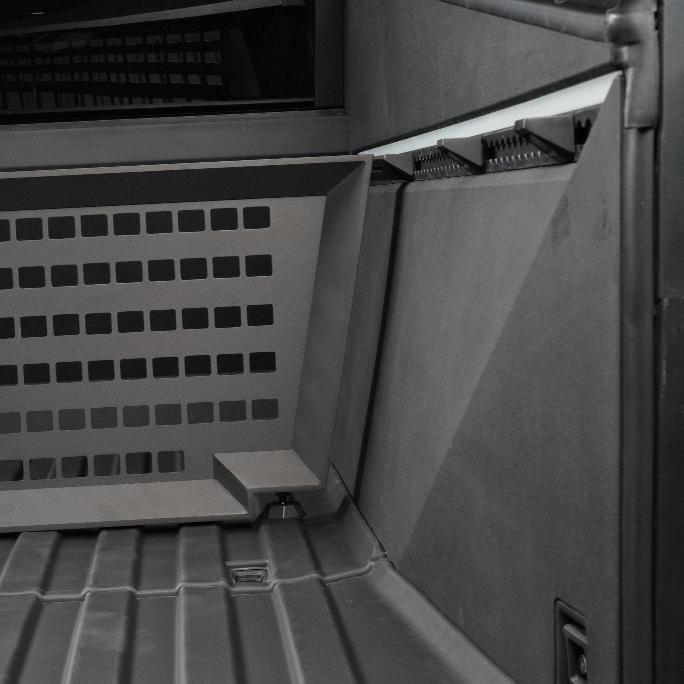 Adjustable Vault Cargo Divider Compatible with Bed Mat For Cybertruck - CyberGearcoCyberGear