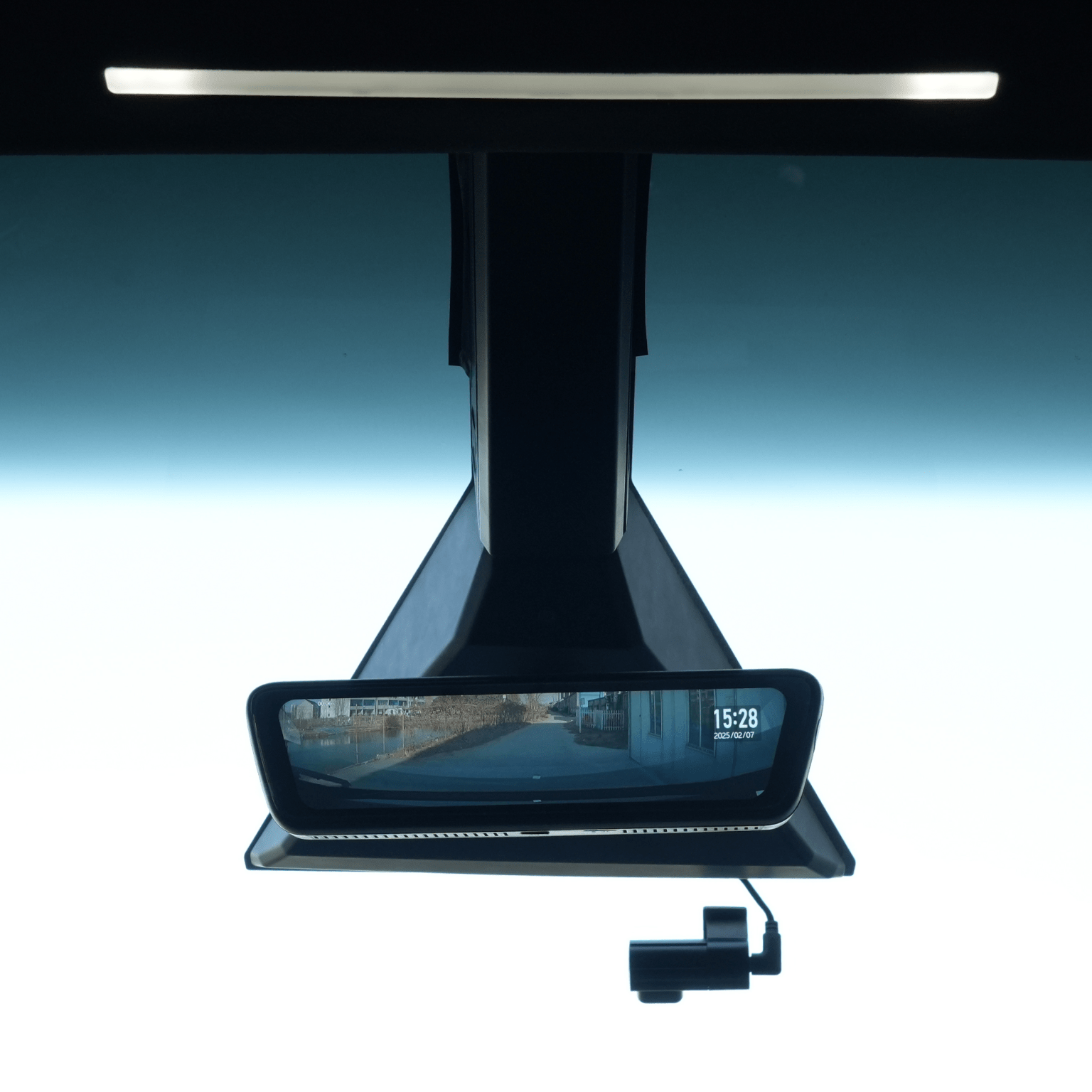Tesla Cybertruck Streaming Rearview Mirror - CyberGearcoCyberGearco
