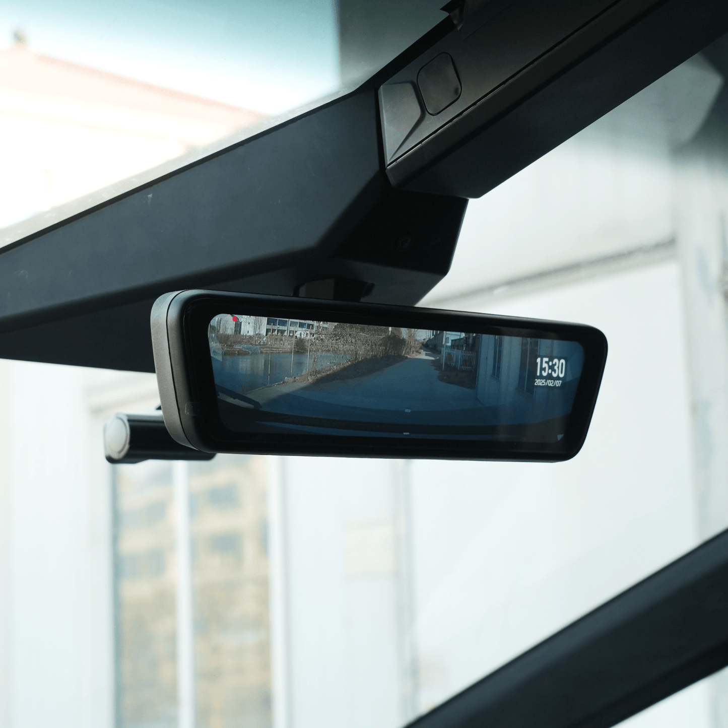 Tesla Cybertruck Streaming Rearview Mirror - CyberGearcoCyberGearco